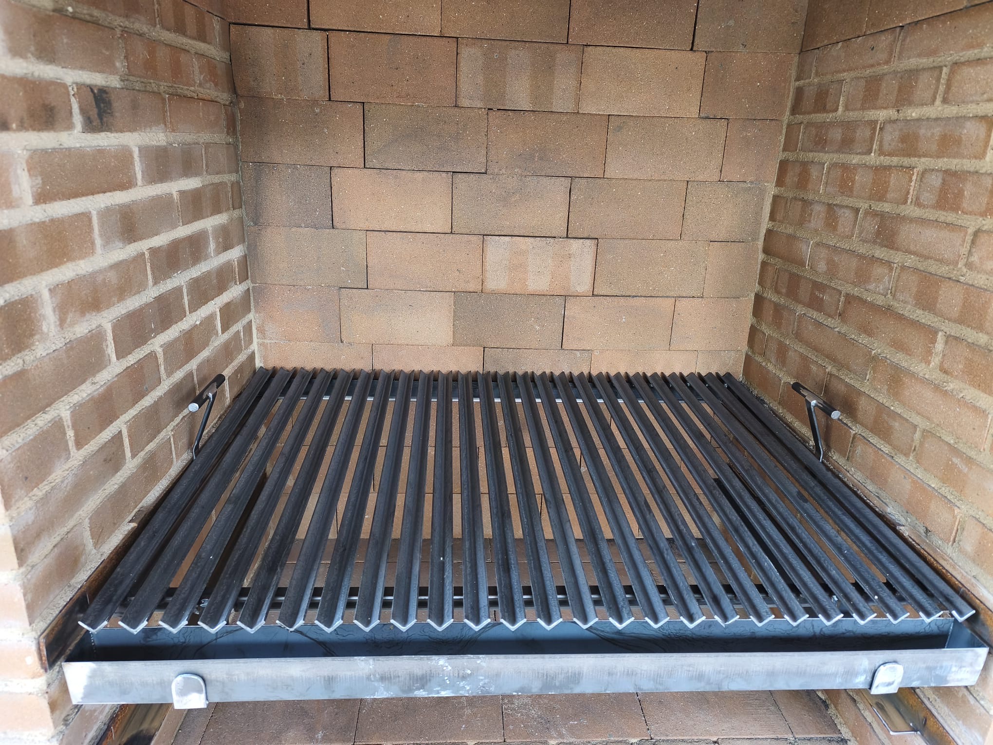 Parrilla metálica a medida